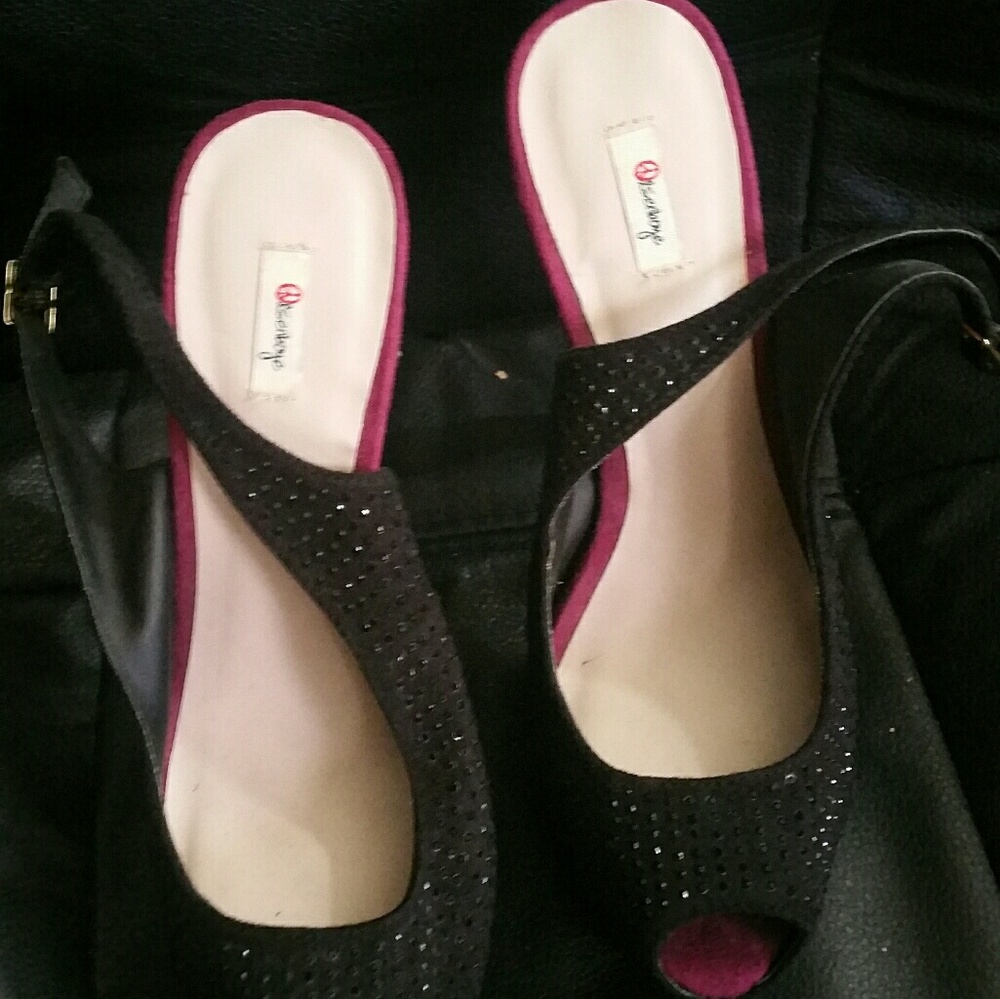 Shoes - Picture 2 of 2